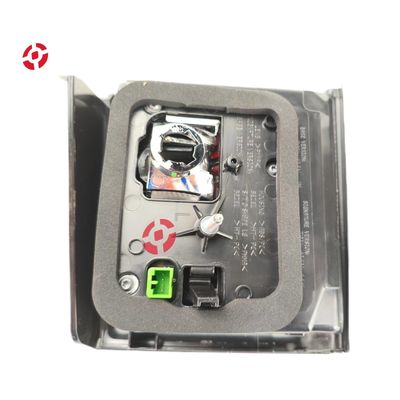 ऑटो पार्ट्स रियर टेल लाइट LR101696 LR095031 LR101698 LAND ROVER बाएं दाएं OE LR101700 LR095035 LR101702 के लिए आंतरिक टेल लाइट