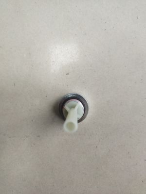 OE 30713218 自動車トランスミッション オイルレベルオーバーフローチャネル排水螺栓 ボルボ用