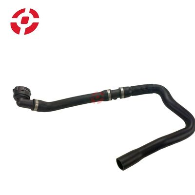 वोल्वो के लिए कूलिंग सिस्टम वाटर टैंक ऊपरी पाइप रेडिएटर कूलेंट नली 31319605 ऑटो रेडिएटर नली ऊपरी